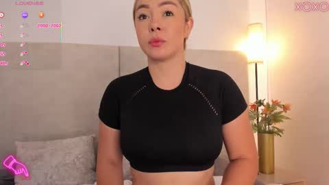 Saori  online show from November 2025 12:05:02 PM