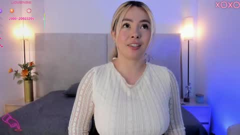 Snapshot of saori_newman chatting on April 2026 11:58:01 AM Saori online show from April 2026 11:58:01 AM