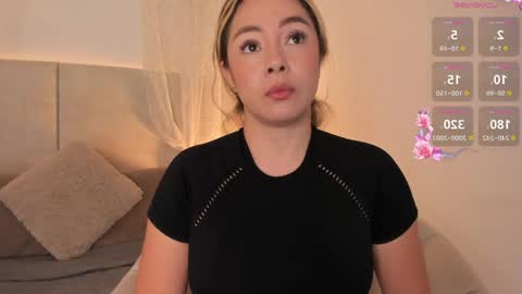 Snapshot of saori_newman chatting on May 2026 11:52:02 AM Saori online show from May 2026 11:52:02 AM