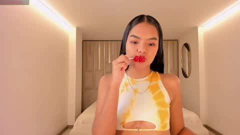 Snapshot of saphirajames chatting on May 2026 02:28:01 AM Saphira James online show from May 2026 02:28:01 AM