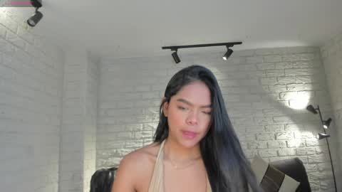 Snapshot of saphirajames chatting on May 2026 10:48:01 PM Saphira James online show from May 2026 10:48:01 PM