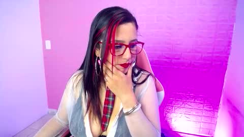 Snapshot of sara1126_ chatting on October 2025 05:18:01 AM Sara online show from October 2025 05:18:01 AM