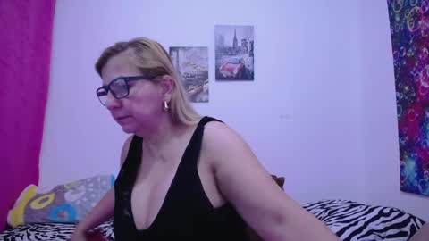 Snapshot of sara211 chatting on December 2024 10:23:02 AM sara online show from December 2024 10:23:02 AM