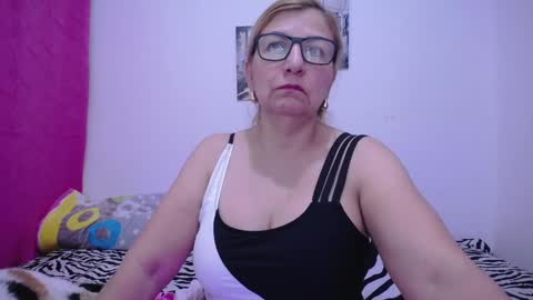 Snapshot of sara211 chatting on December 2024 11:17:01 AM sara online show from December 2024 11:17:01 AM