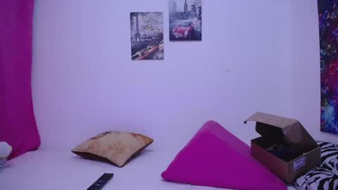 Snapshot of sara211 chatting on January 2025 11:21:02 AM sara online show from January 2025 11:21:02 AM