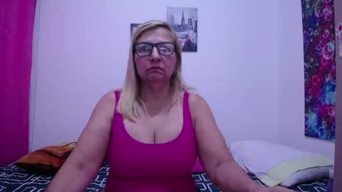 Snapshot of sara211 chatting on February 2025 04:00:02 PM sara online show from February 2025 04:00:02 PM