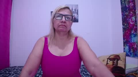 Snapshot of sara211 chatting on February 2025 03:17:02 PM sara online show from February 2025 03:17:02 PM