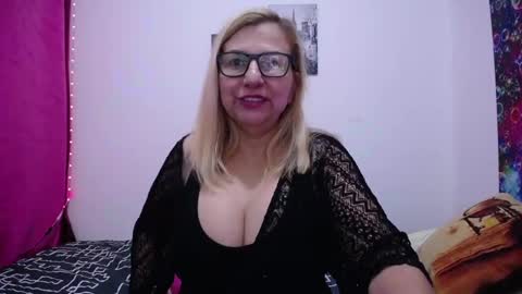 Snapshot of sara211 chatting on February 2025 01:08:02 PM sara online show from February 2025 01:08:02 PM