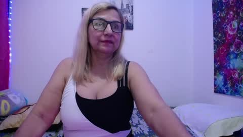 Snapshot of sara211 chatting on March 2025 10:04:02 PM sara online show from March 2025 10:04:02 PM