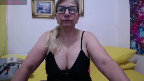 Snapshot of sara211 chatting on April 2026 04:59:02 PM sara online show from April 2026 04:59:02 PM