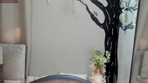    online show from September 2025 12:06:01 PM