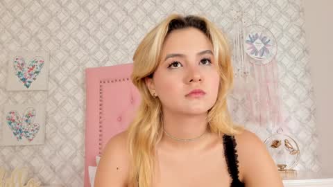 Snapshot of sara__williams chatting on January 2025 03:42:01 AM Sara online show from January 2025 03:42:01 AM