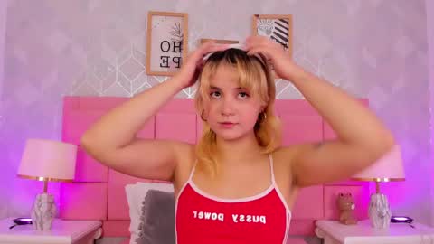 Snapshot of sara__williams chatting on February 2025 03:36:01 AM Sara online show from February 2025 03:36:01 AM