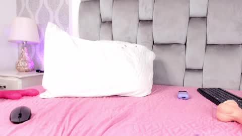 Snapshot of sara__williams chatting on February 2025 06:40:01 AM Sara online show from February 2025 06:40:01 AM