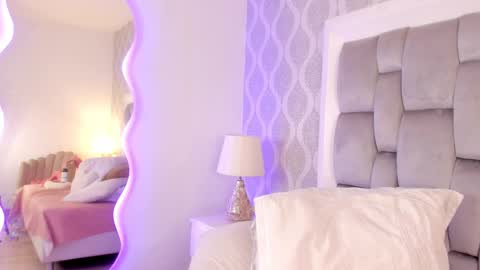 Snapshot of sara__williams chatting on March 2025 06:33:02 AM Sara online show from March 2025 06:33:02 AM