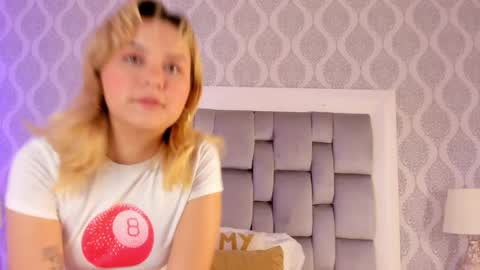 Snapshot of sara__williams chatting on March 2025 03:37:02 AM Sara online show from March 2025 03:37:02 AM