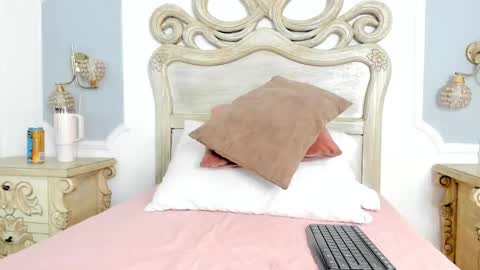 Snapshot of sara__williams chatting on September 2025 03:52:02 AM Sara online show from September 2025 03:52:02 AM