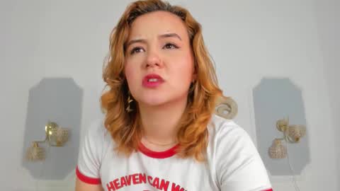 Snapshot of sara__williams chatting on January 2026 03:45:02 AM Sara online show from January 2026 03:45:02 AM