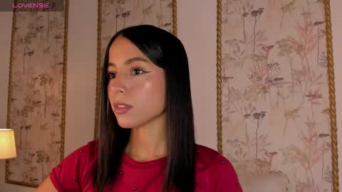 Snapshot of sara_castro24 chatting on May 2026 07:22:02 PM Sara online show from May 2026 07:22:02 PM