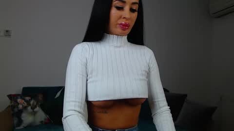 Im Sara I am happy to be here  online show from February 2025 07:03:01 AM