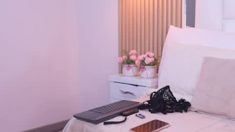 Snapshot of sara_goddess01 chatting on May 2026 07:00:02 PM Sara online show from May 2026 07:00:02 PM