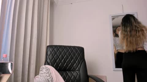 Snapshot of sara_kaii chatting on May 2026 10:18:02 PM sara_kaii online show from May 2026 10:18:02 PM
