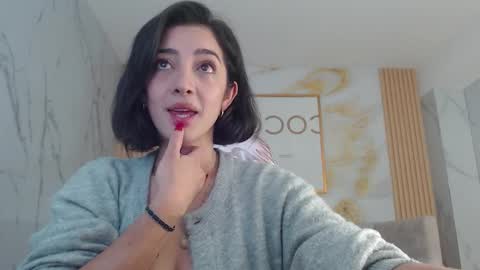 Sara  online show from October 2025 02:02:01 PM