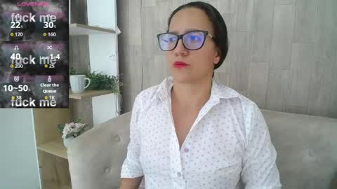 Snapshot of sara_marrisson chatting on April 2026 08:33:02 PM Sara online show from April 2026 08:33:02 PM