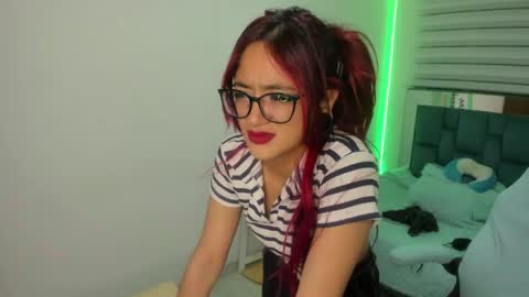 Snapshot of sara_red_x chatting on May 2026 03:24:01 AM sara_red_x online show from May 2026 03:24:01 AM