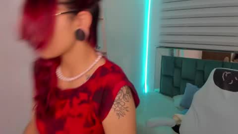 Snapshot of sara_red_x chatting on May 2026 03:24:02 AM sara_red_x online show from May 2026 03:24:02 AM