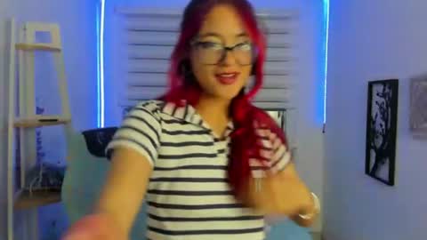 Snapshot of sara_red_x chatting on June 2026 03:59:02 AM sara_red_x online show from June 2026 03:59:02 AM