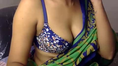 Snapshot of sara_shrma chatting on December 2024 11:00:01 AM sara online show from December 2024 11:00:01 AM