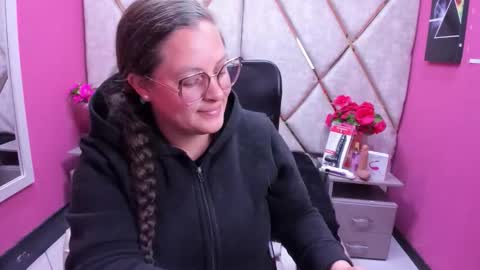 sara_thonson_ online show from November 2025 01:47:02 PM