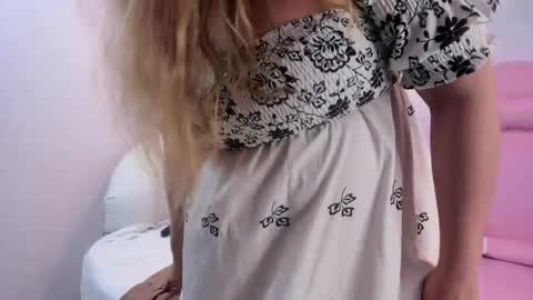 Saraa Gomez online show from April 2026 03:42:02 PM