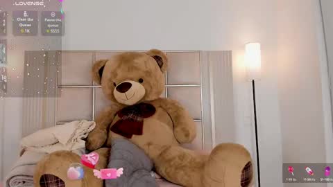 Snapshot of saraa_milleer chatting on February 2025 12:58:02 AM Sara Miller online show from February 2025 12:58:02 AM