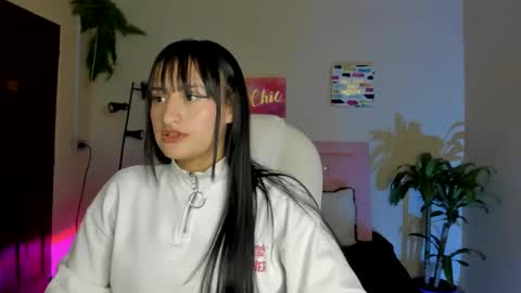 Sarah Ramirez online show from February 2025 05:43:01 PM