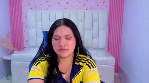 Snapshot of saraaa_s chatting on June 2026 02:04:02 PM Sara online show from June 2026 02:04:02 PM
