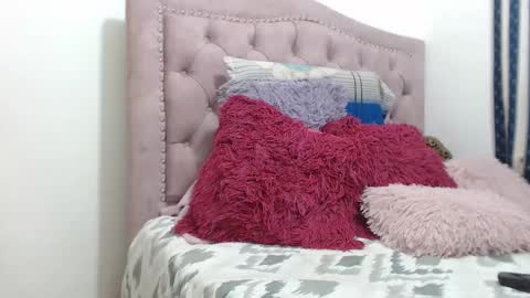 Sara online show from October 2025 07:37:01 PM