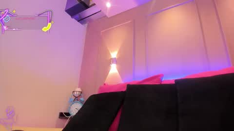 SaraAvila  online show from September 2025 10:33:01 PM