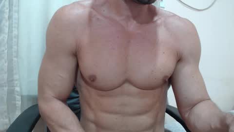 saradorj92 online show from December 2025 05:56:02 AM