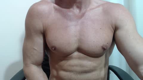 saradorj92 online show from January 2026 01:11:02 AM