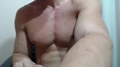 saradorj92 online show from January 2026 09:46:01 PM