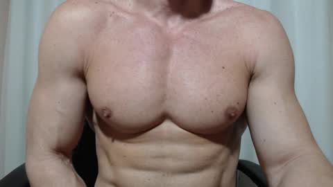 saradorj92 online show from April 2026 11:15:02 PM