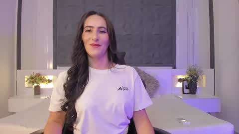  Sara Gomez  online show from February 2026 01:22:02 PM