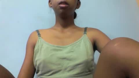 Snapshot of sarah146341 chatting on February 2026 05:48:02 AM sarah146341 online show from February 2026 05:48:02 AM