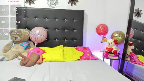 sarah_lowee online show from February 2026 10:19:01 PM