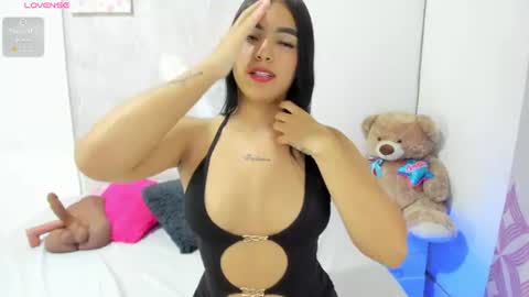 Snapshot of sarah_lowee chatting on July 2026 06:14:02 PM sarah_lowee online show from July 2026 06:14:02 PM