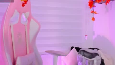 Sarah Ramirez online show from November 2025 02:01:01 AM