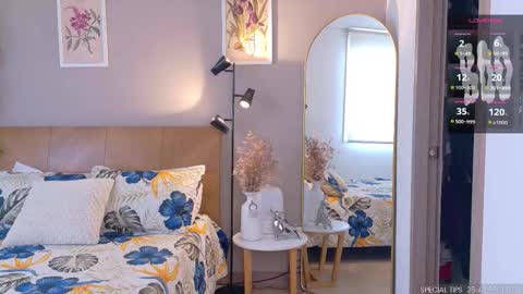 sarah_rayy online show from October 2025 05:25:01 PM