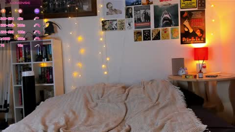 sarah welsh online show from December 2024 09:58:02 PM